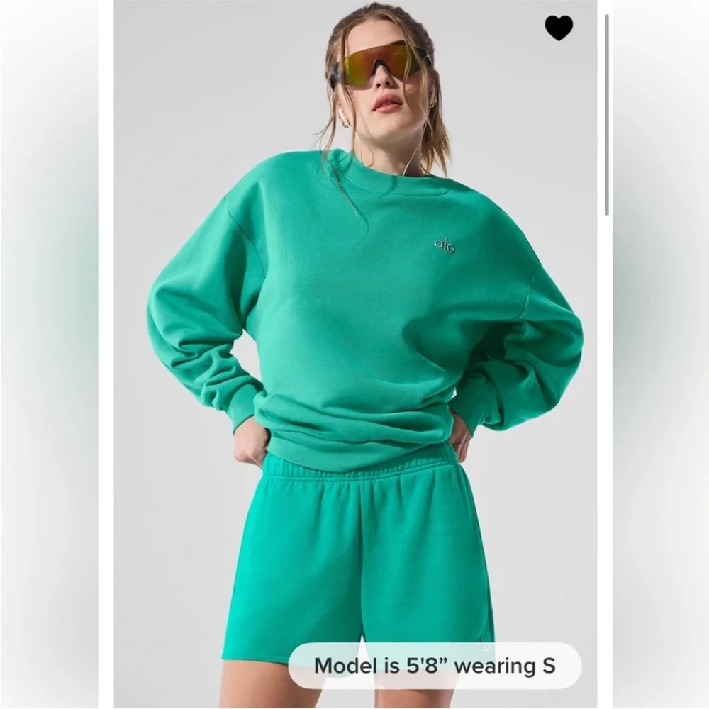 NWT ALO ACCOLADE CREW NECK PULLOVER & SWEAT SHORTS SET Spruce Green Size S - Picture 1 of 12
